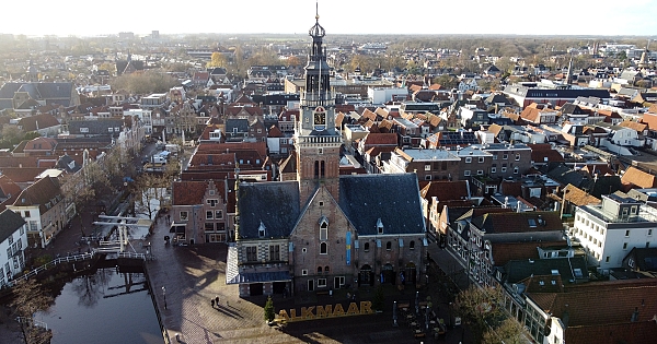Hollanda’nın tarihi kenti Alkmaar havadan görüntülendi