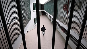 2000 kilo cocaïne onderschept; vijf personen aangehouden