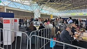 Het stemmen voor de verkiezingen in Turkije gaat door: ongeveer 800.000 uitgebrachte stemmen 