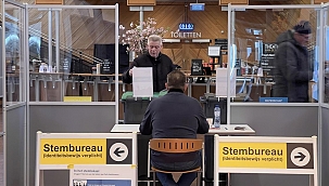 GEZOND VERSTAND ROEPT OP TOT "STEM OP DENK"