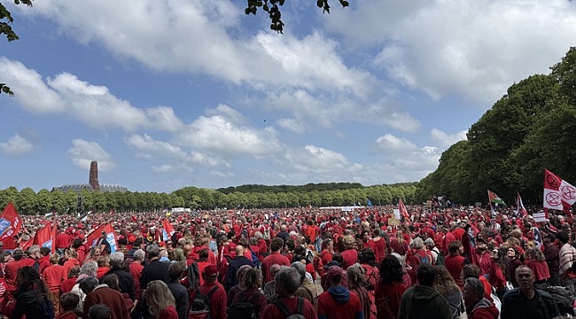100.000 Mensen Demonstreren in Den Haag Tegen Israël-beleid van de Nederlandse Regering
