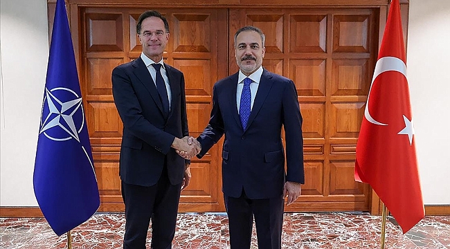 Fidan bespreekt Oekraïne-oorlog en NAVO-top met NAVO-chef Rutte