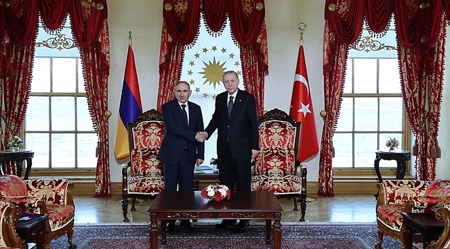 Historisch moment: Erdogan ontvangt Armeense premier Paşinyan in Istanbul