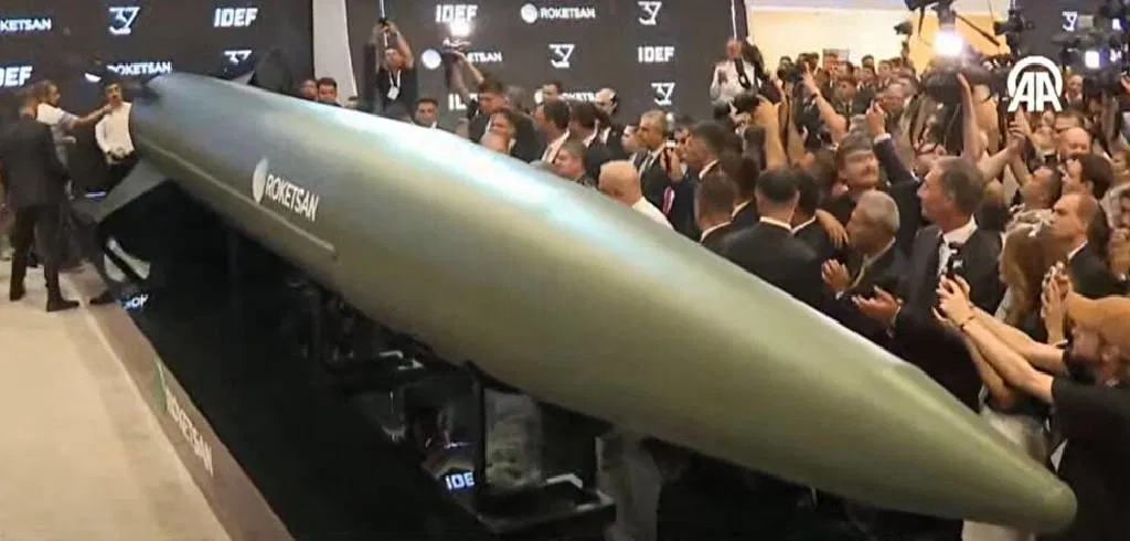  Turkije onthult zijn eerste hypersonische ballistische raket