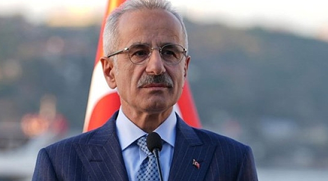 De Turkse minister van Transport en Infrastructuur krijgt snelheidsboete op snelweg