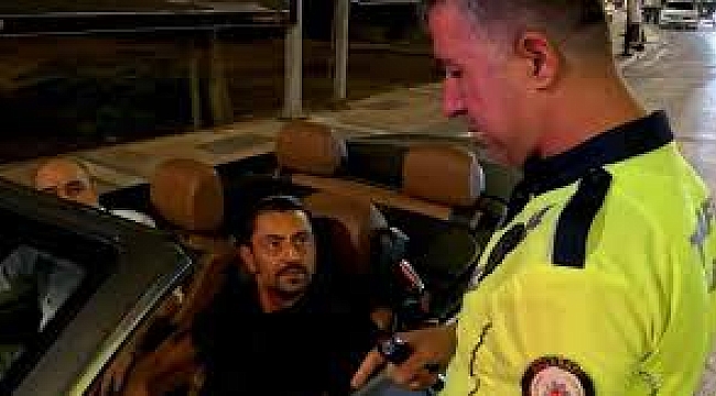 Dronken Nederlandse bestuurder in Aksaray botst met politie: "Jullie mogen mijn rijbewijs niet afpakken!"