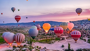 Recordaantal Ballonvaarders in Cappadocië: 754.098 Bezoekers Bewonderden het Landschap vanuit de Lucht