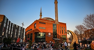 Hollanda'da 1600 kişilik Muhteşem Açık Hava İftarı!